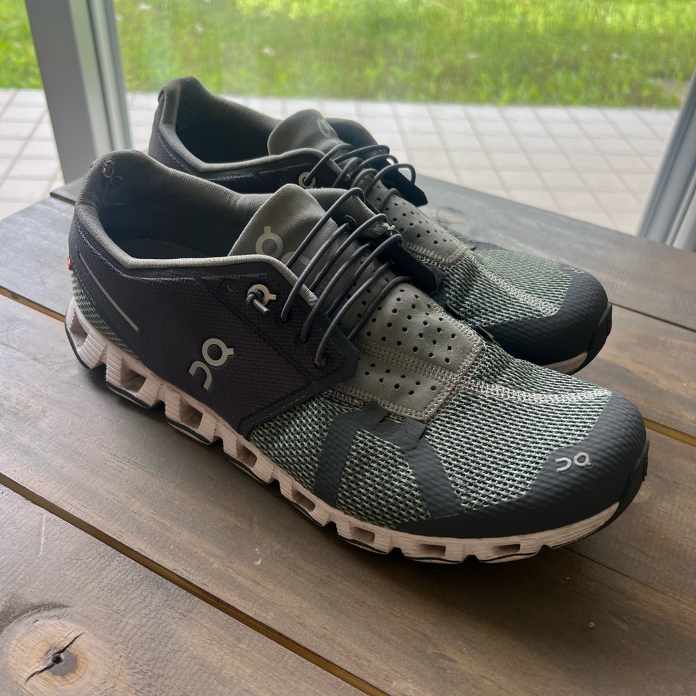 On Running Men's Black and Gray Running Shoes